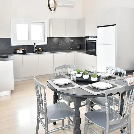 Sakis Lia παναρίτη بيت للعطل *